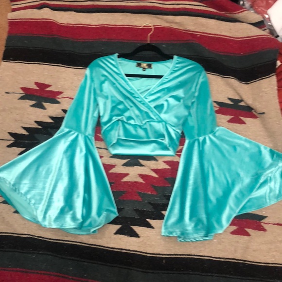 Lucky & Blessed Tops - Turquoise bell sleeve crop top